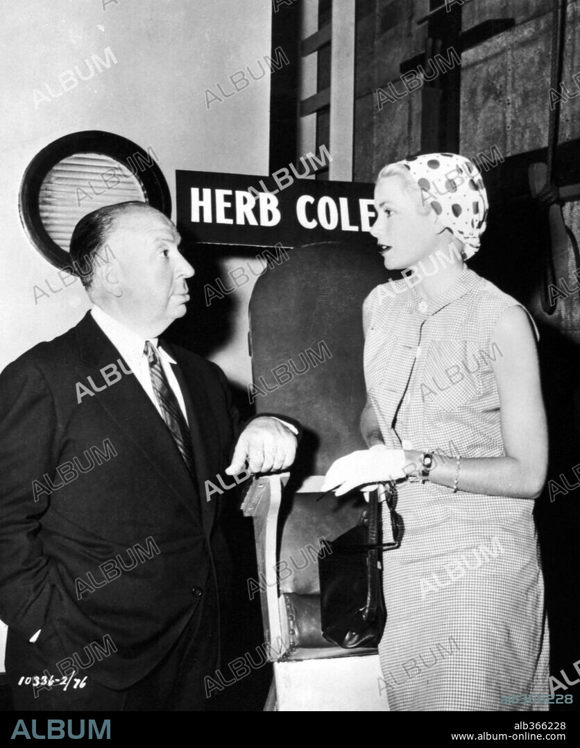 ALFRED HITCHCOCK y GRACE KELLY en EL HOMBRE QUE SABÍA DEMASIADO, 1956 (THE MAN WHO KNEW TOO MUCH), dirigida por ALFRED HITCHCOCK. Copyright PARAMOUNT PICTURES.
