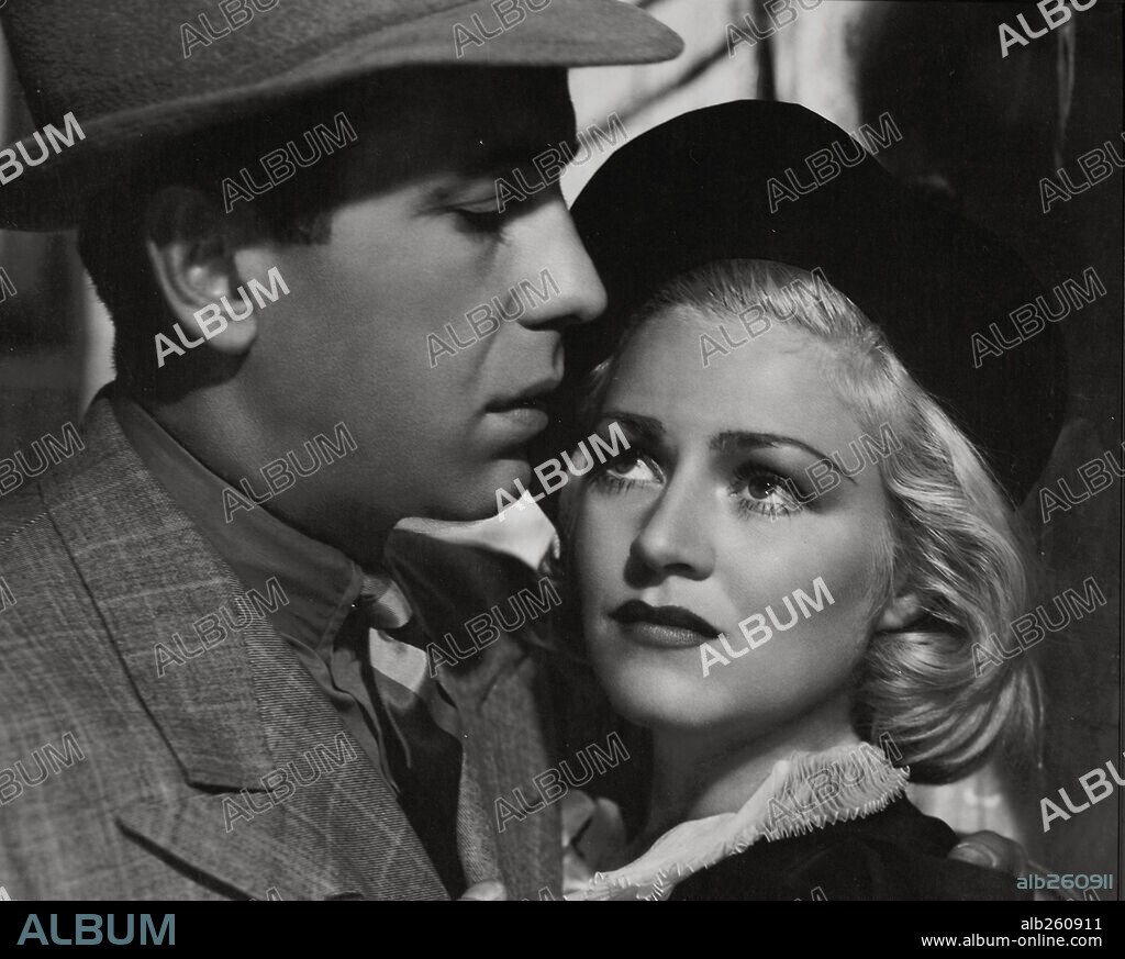 CLAIRE TREVOR and HUMPHREY BOGART in DEAD END, 1937, directed by WILLIAM WYLER. Copyright GOLDWYN/UNITED ARTISTS.