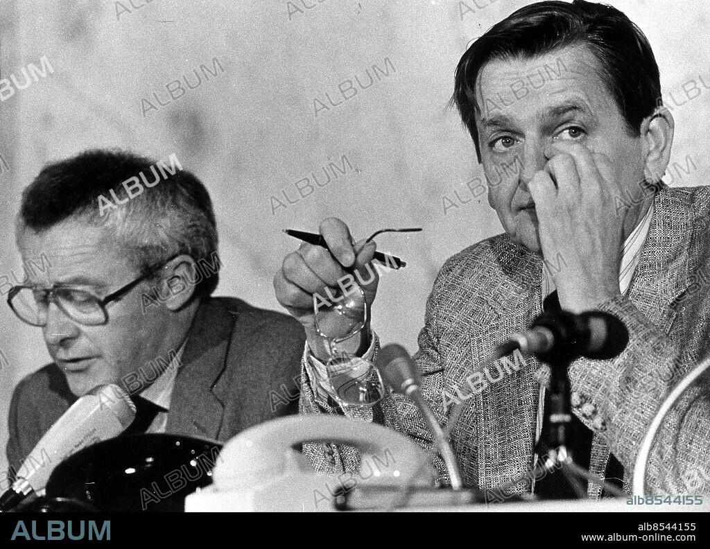ARKIV 1982 -. Olof Palme och Kjell-Olof Feldt.. Foto: Roland Janson / DN / TT / Kod: 29. ** SvD OUT **.