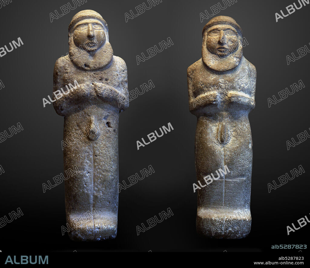 PREHISTORIC CULTURE, URUK PERIOD, MESOPOTAMIA. Statuettes of bearded men (possibly the priest-king).