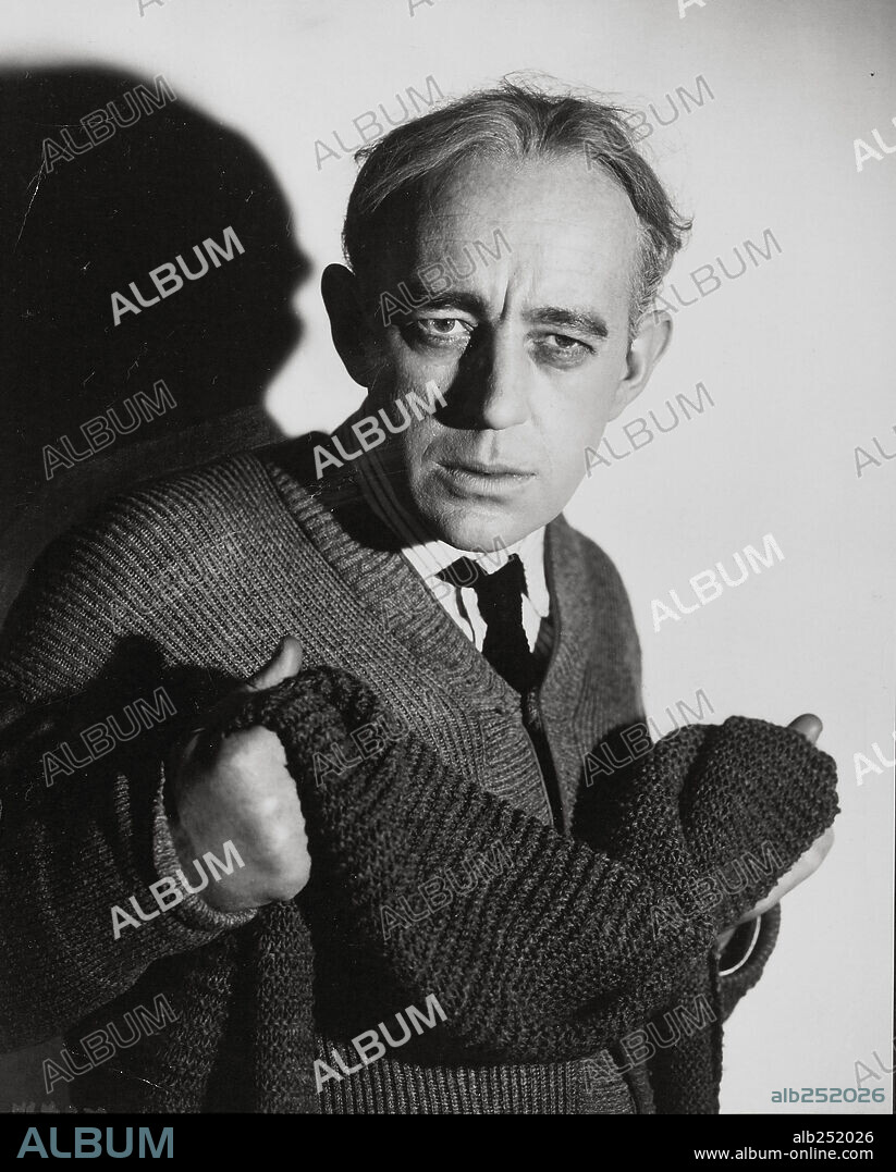 ALEC GUINNESS in THE LADYKILLERS, 1955, unter der Regie von ALEXANDER MACKENDRICK. Copyright EALING/RANK.