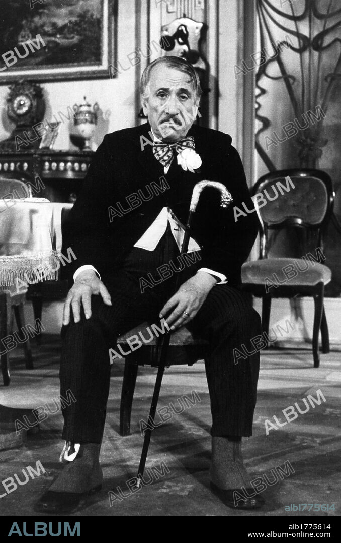 Peppino De Filippo in 'Lettera di Mammà'. The Italian author and director Peppino De Filippo acting in the farce 'Lettera di Mammà' at Teatro Manzoni. Milan, April 1974.