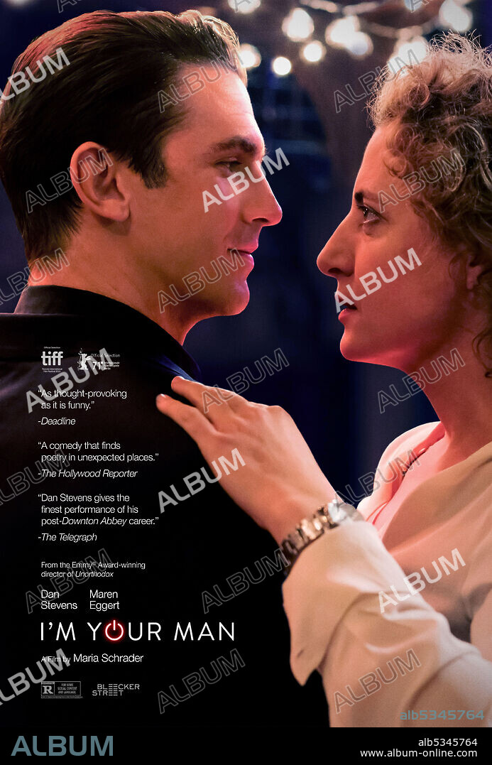DAN STEVENS and MAREN EGGERT in I'M YOUR MAN, 2021, directed by MARIA SCHRADER. Copyright Letterbox Filmproduktion.