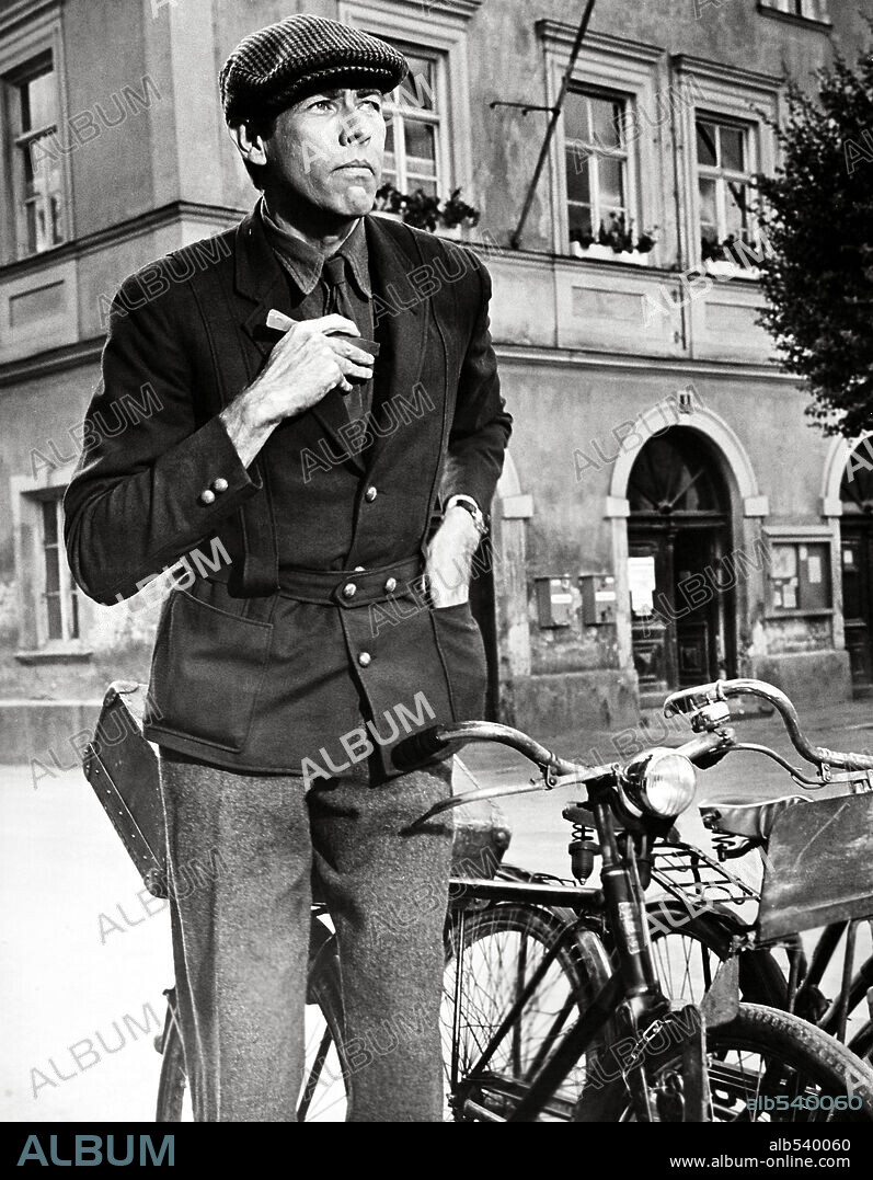 JAMES COBURN en LA GRAN EVASIÓN, 1963 (THE GREAT ESCAPE), dirigida por JOHN STURGES. Copyright MIRISCH/UNITED ARTISTS.