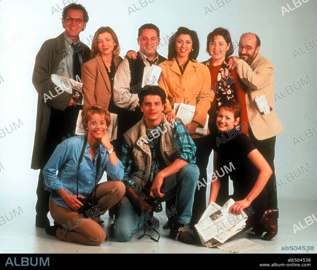 ALEX ANGULO, ALICIA BORRACHERO, AMPARO LARRAÑAGA, BELEN RUEDA, ESTHER ARROYO, JOEL JOAN, JOSE CORONADO, MARIA PUJALTE and PEPON NIETO in PERIODISTAS-TV, 1998. Copyright GLOBO MEDIA.