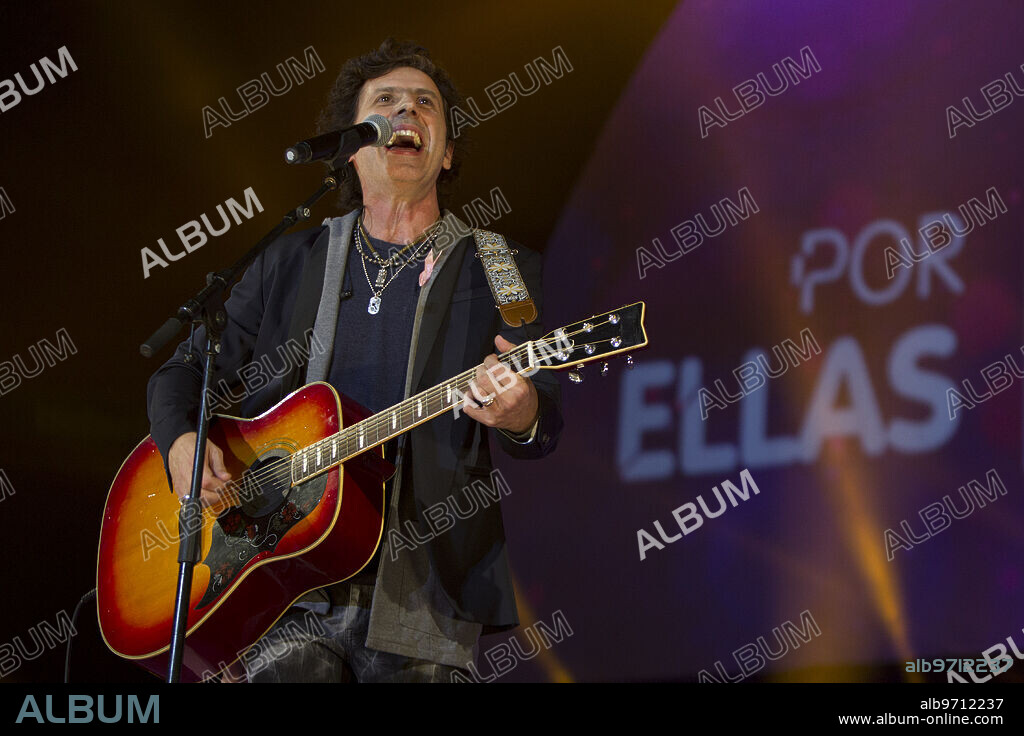 Madrid, 21/10/2016. Concierto de la Cadena 100 «Por Ellas» en el Barclaycard Center. En la imagen, la actuación de Coti. Foto: Isabel Permuy ARCHDC.