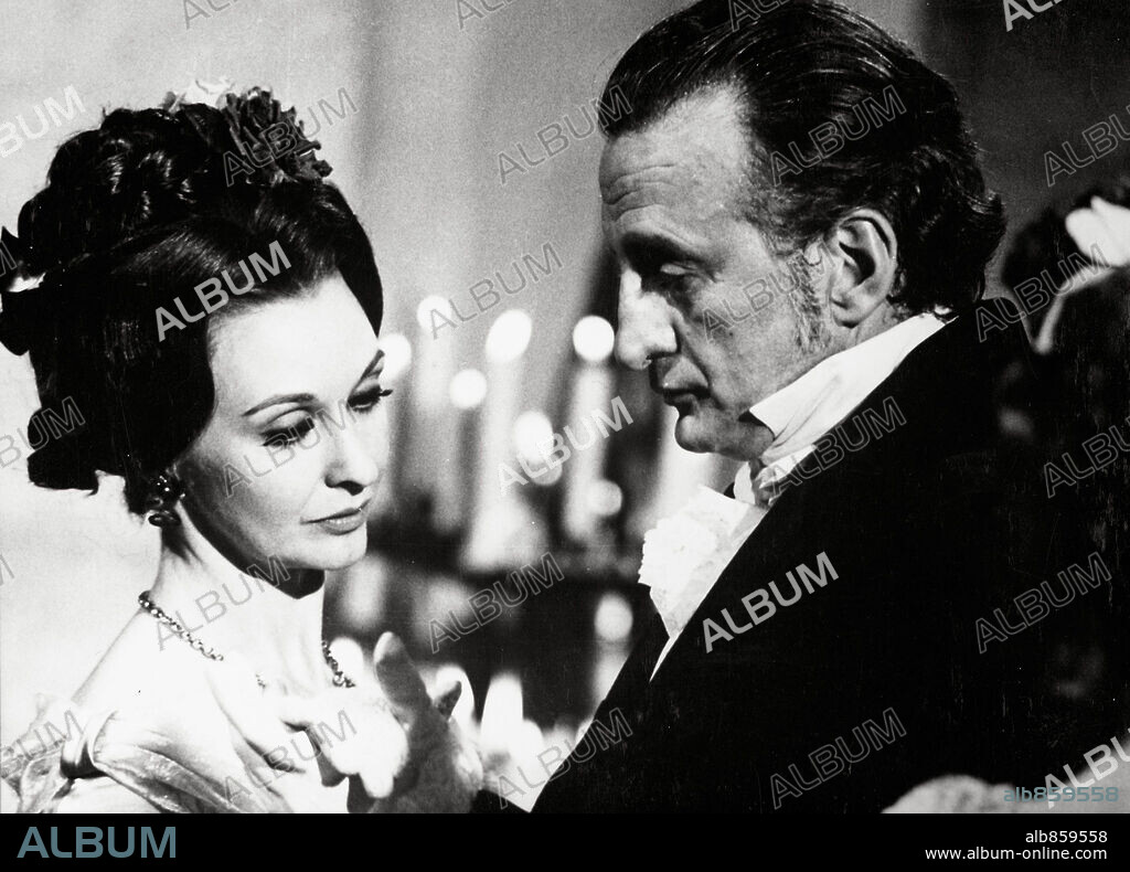 GEORGE C. SCOTT y SUSANNAH YORK en JANE EYRE, 1970, dirigida por DELBERT MANN. Copyright OMNIBUS PRODUCTIONS.