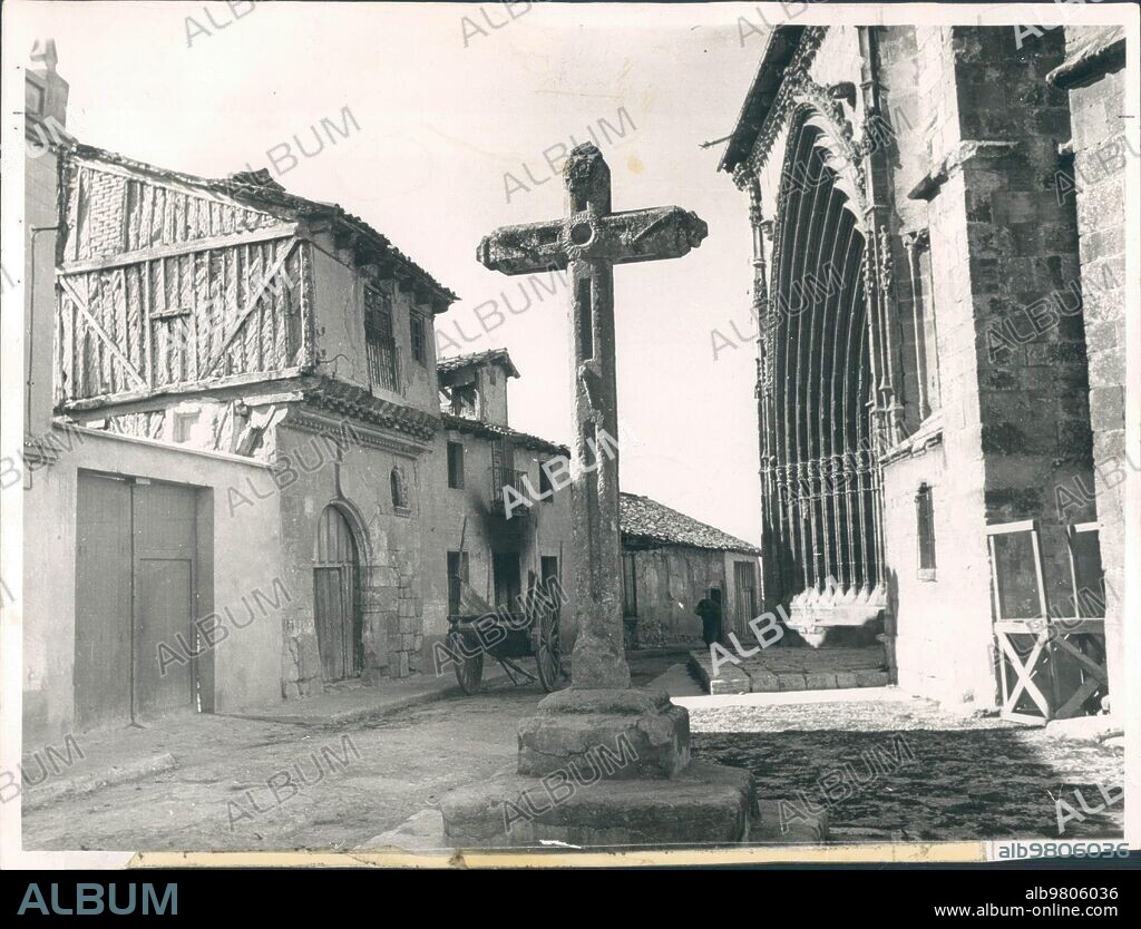 1956. Aranda de Duero, Burgos, a cruise.