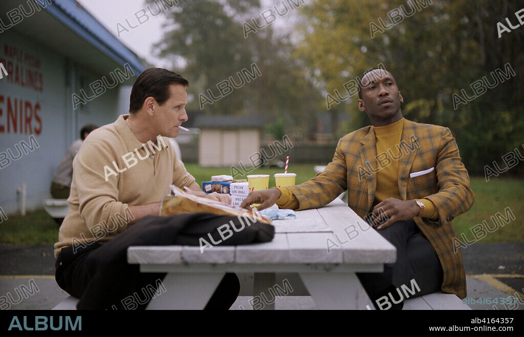 MAHERSHALA ALI y VIGGO MORTENSEN en GREEN BOOK, 2018, dirigida por PETER FARRELLY. Copyright UNIVERSAL PICTURES.