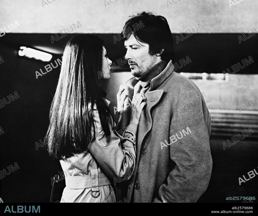 ALAIN DELON in INDIAN SUMMER, 1972 (LA PRIMA NOTTE DI QUIETE), directed by VALERIO ZURLINI. Copyright MONDIAL TELEVISIONE FILM.