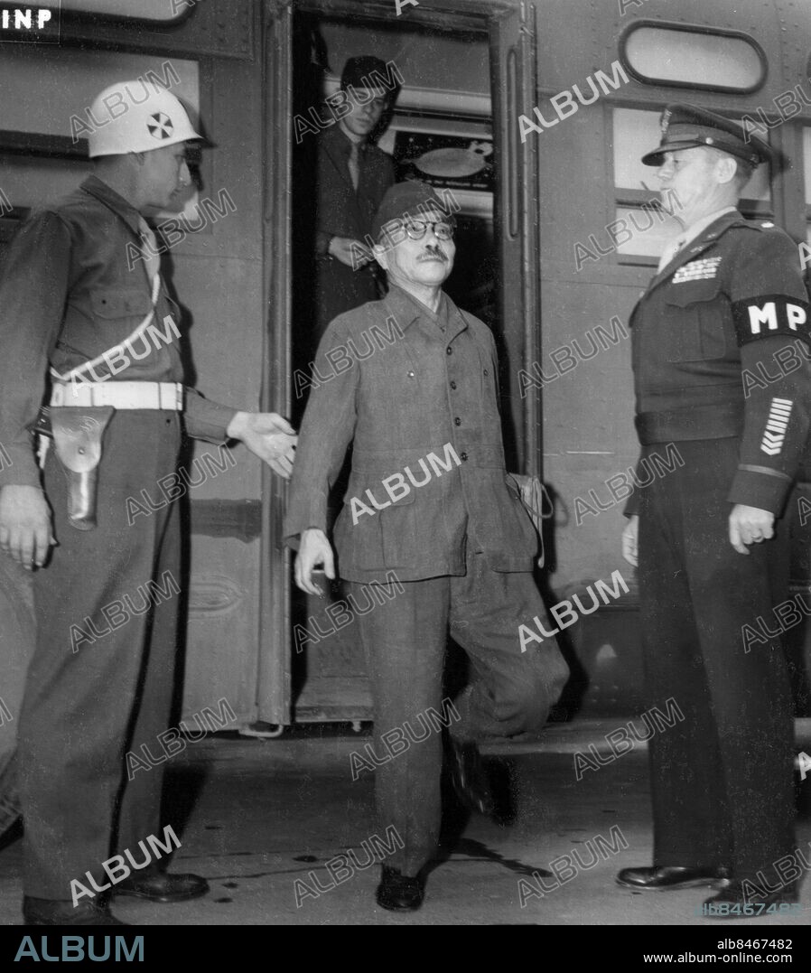 Orig. bildtext... JAPAN'S TOJO GOES TO COURT Tokyo, Japan. One of twenty-eight top-ranking japanese accused of war crimes, general Hideki Tojo, wartime premier of Nippon, is shown leaving the bus in which he was brought from Sugami prison to the japanese war ministry in Tokyo for arraignment. The trials of Jap war criminals, which will parallel the Nuremberg trial of Nazis, will open in about a month. During the arraignment of Tojo, a Japanese seated behind him caused a flurry in court when he slapped the former premier on the bald head. 5.10.46 Orig. bildtext... TOJO PÅ VÄG TILL RANNSAKNINGEN. Hideki Tojo, Japans f. premiärminister stiger ur den buss som från Sugamifängelset fört honom till krigsministeriet i Tokyo, där rannsakningen med Japans krigsförbrytare pågår inför en allierad domstol 5-46 Anm. H Tojo, 1884-1948, japansk militär och politiker, premiärminister 1941-1944. Efter Japans kapitulation dömdes han 1948 till döden för krigsförbrytelser och avrättades. CD119 persons: HIDEKI TOJO sites: JAPAN;TOKYO;USA*.
