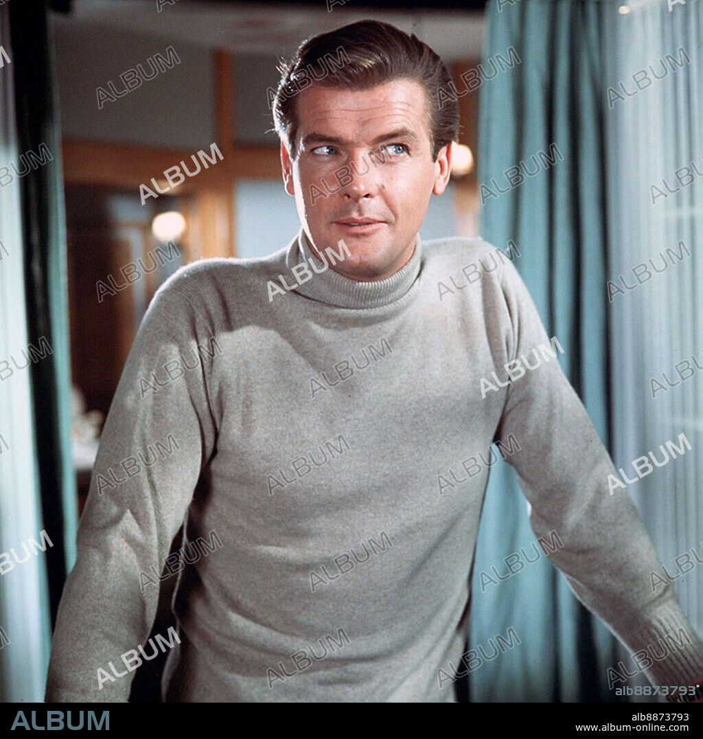ROGER MOORE en EL SANTO, 1962 (THE SAINT), dirigida por LESLIE NORMAN y ROY WARD BAKER. Copyright ITC/BARMORE/NEW WORLD PROD.