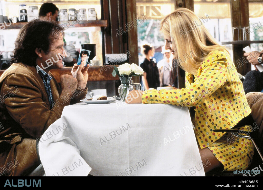 NASTASSJA KINSKI and ROBIN WILLIAMS in FATHERS' DAY, 1997, directed by IVAN REITMAN. Copyright WARNER BROTHERS / McBROOM, BRUCE.