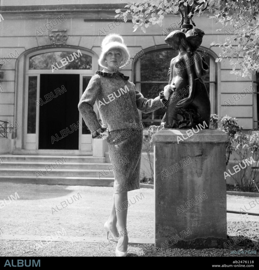 Jean Pierre Gattegno fashion, may 12, 1959 : woman's suit and hat.