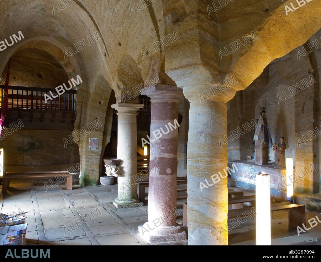 IGLESIA RUPESTRE DE SAN JUSTO Y PASTOR EN OLLEROS DE PISUERGA. PALENCIA, ESPAÑA.