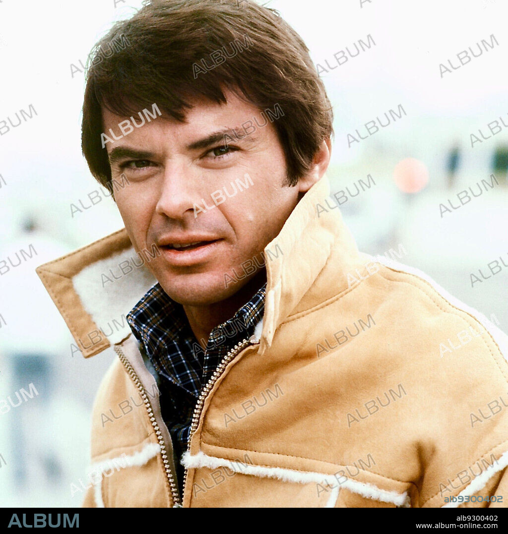 ROBERT URICH in SPENSER: FOR HIRE, 1985, directed by RICHARD A. COLLA, VIRGIL W. VOGEL and WILLIAM WIARD. Copyright WARNER BROS. TELEVISION.