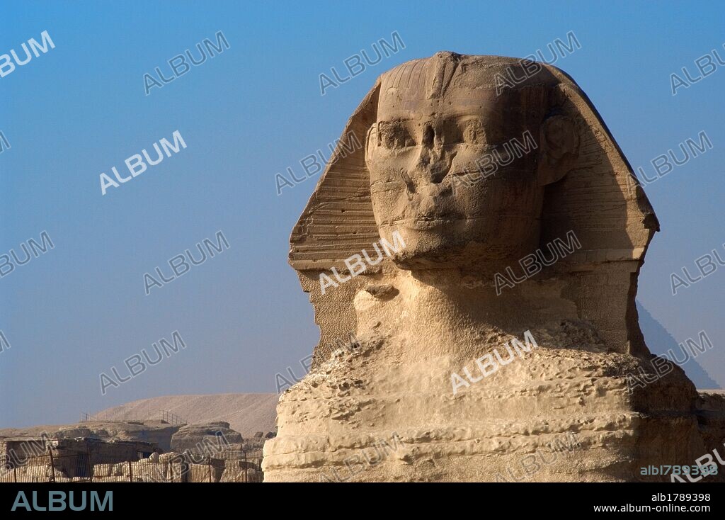 Egypt. Great Sphinx of Giza. Limestone statue with lion body and human head. Is believed that represents the Pharaoh Khafra. Built as a protective guard on the banks of the River Nile. Old Kingdom. 2500 B.C. approximately. 4th Dynasty.