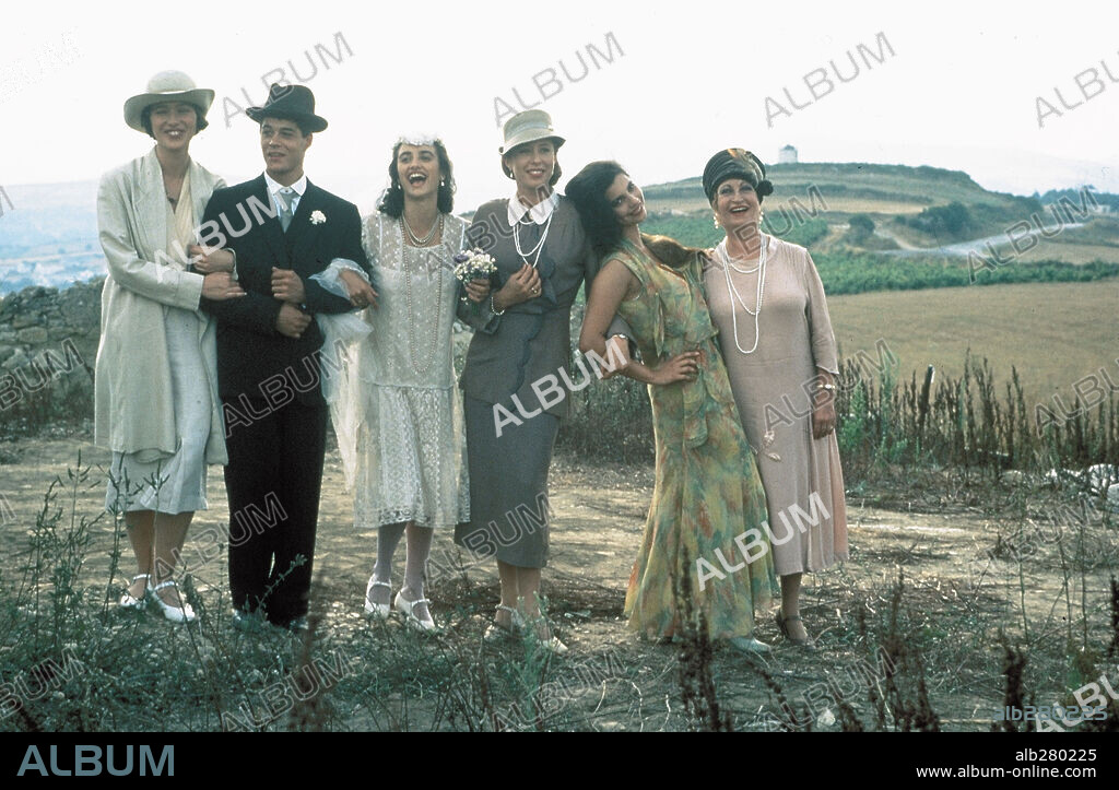 ARIADNA GIL, JORGE SANZ, MARIBEL VERDU y PENELOPE CRUZ en BELLE EPOQUE, 1992, dirigida por FERNANDO TRUEBA. Copyright FERNANDO TRUEBA P.C. S.A.