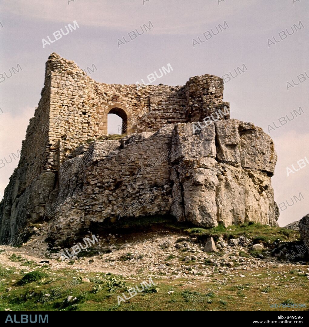RUINAS DEL CASTILLO DE ATIENZA - FORTALEZA DE ORIGEN MUSULMAN CONSTRUIDA ENTRE LOS SIGLOS XI Y XII.