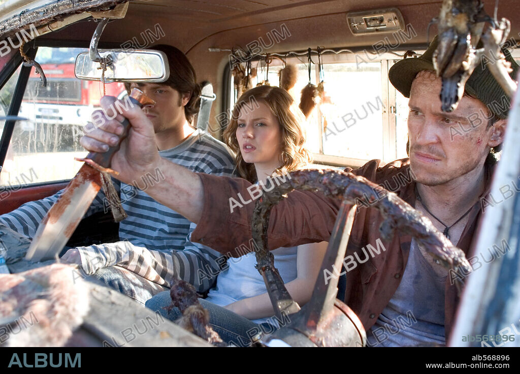 DAMON HERRIMAN, ELISHA CUTHBERT and JARED PADALECKI in HOUSE OF WAX, 2005, directed by JAUME COLLET-SERRA. Copyright WARNER BROS. / VALITUTTI, VINCE.