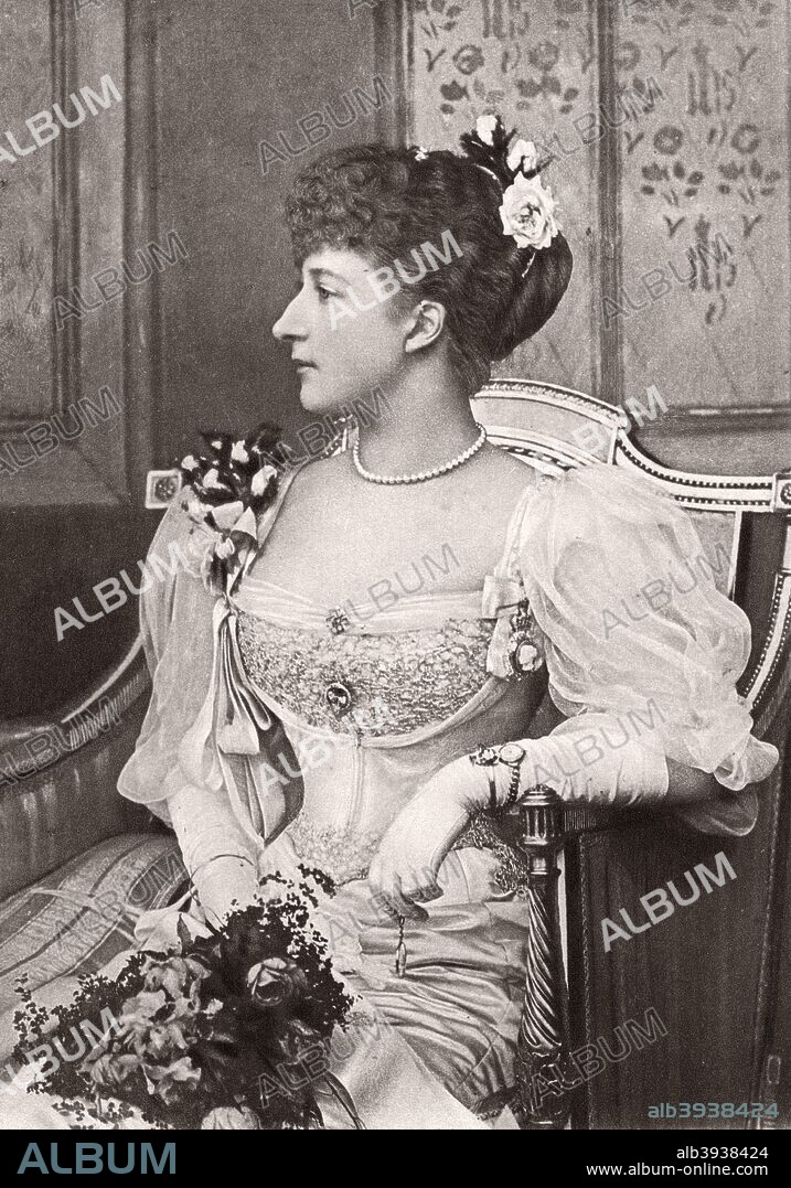 Princesse Maud of Wales. A daughter of King Edward VII and granddaughter of Queen Victoria, Princess Maud of Wales (1869-1938) became Queen Consort of Norway when her husband, Prince Carl of Denmark, who she married in 1896, ascended the Norwegian throne as Haakon VII in 1906.