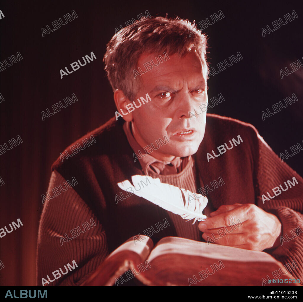FAUST Film adaptation of a performance at the Deutsches Schauspielhaus Hamburg, 1960. Doctor Faustus (WILL QUADFLIEG), who has searched through all sciences and yet has not gained true knowledge, now sees in magic a way to fathom the secret of the world.