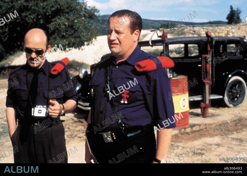 JUAN ECHANOVE en LOS AÑOS BARBAROS, 1998, dirigida por FERNANDO COLOMO. Copyright SOGETEL.