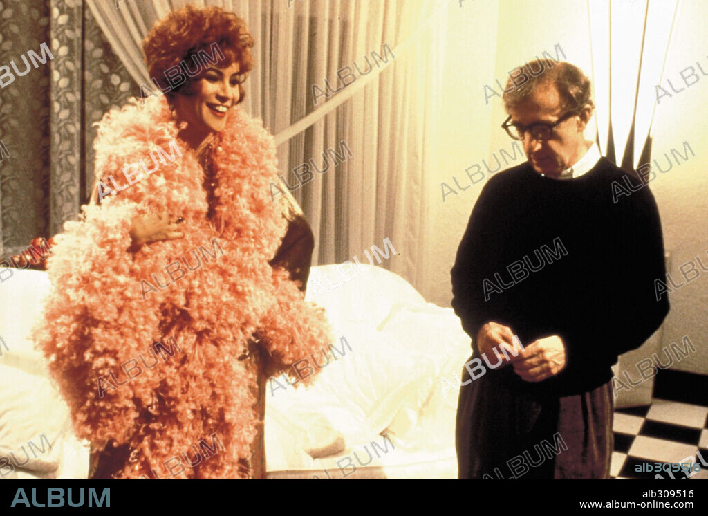 JENNIFER TILLY and WOODY ALLEN in BULLETS OVER BROADWAY, 1994, directed by WOODY ALLEN. Copyright MIRAMAX FILMS/SWEETLAND FILMS.