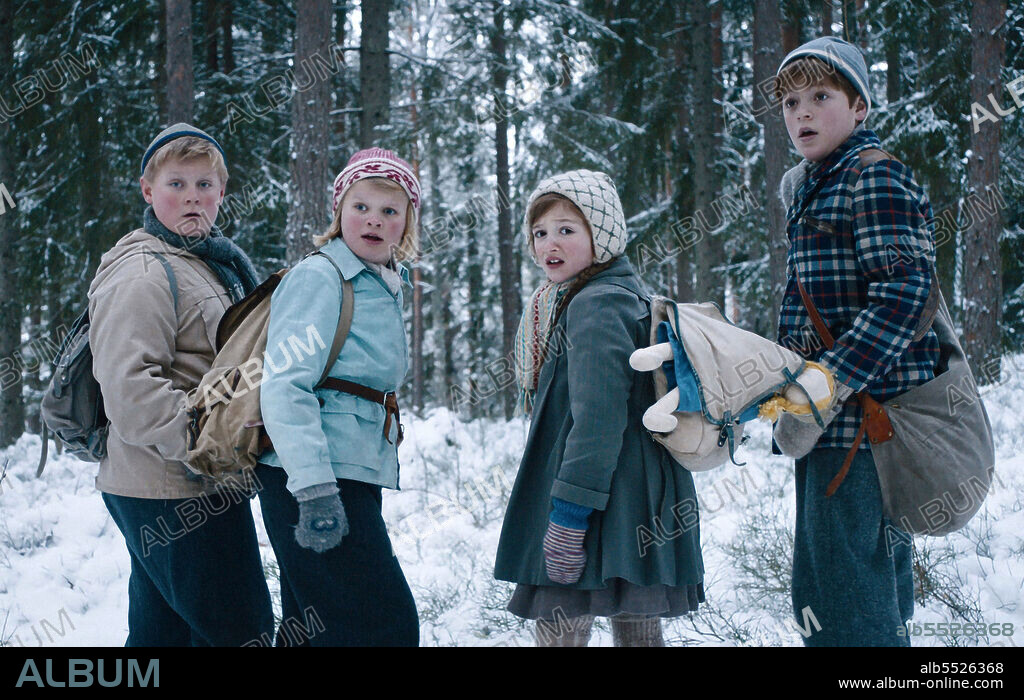 ANNA SOFIE SKARHOLT, BIANCA GHILARDI-HELLSTEN and SAMSON STEINE in THE CROSSING, 2020 (FLUKTEN OVER GRENSEN), directed by JOHANNE HELGELAND. Copyright MAIPO FILM.