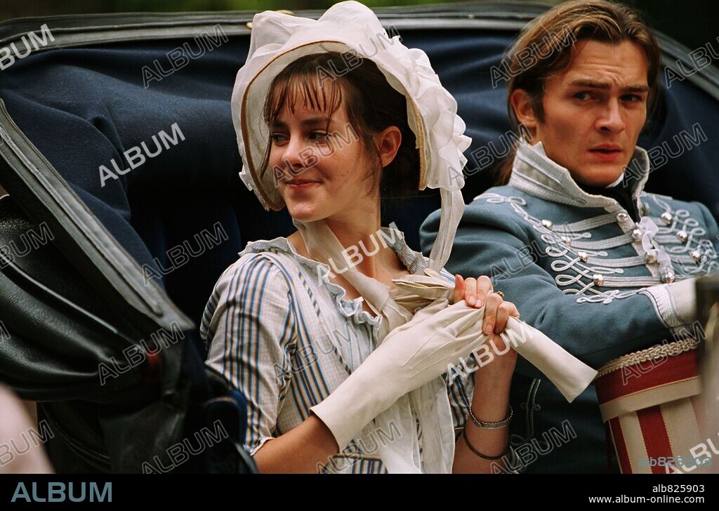 JENA MALONE y RUPERT FRIEND en ORGULLO Y PREJUICIO, 2005 (PRIDE & PREJUDICE), dirigida por JOE WRIGHT. Copyright UNIVERSAL PICTURES / BAILEY, ALEX.