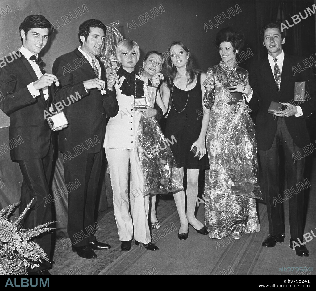 Massimo farinelli, ottavio garaventa, paola quattrini, paola borboni, delia boccardo, minnie minoprio, mariano rigillo, noci d'oro pize, lecco, 1968.