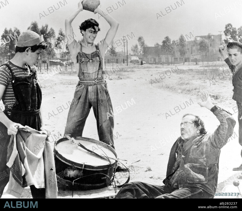 ALFONSO MEJIA in THE YOUNG AND THE DAMNED, 1950 (LOS OLVIDADOS), directed by LUIS BUÑUEL. Copyright CARDINAL FILMS LIMITED.