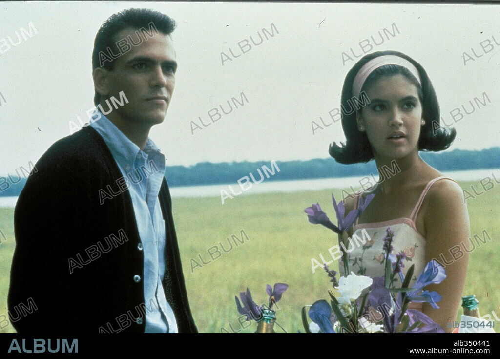 PHOEBE CATES and ROBERT RUSLER in SHAG, 1989, directed by ZELDA BARRON. Copyright PALACE PICTURES.