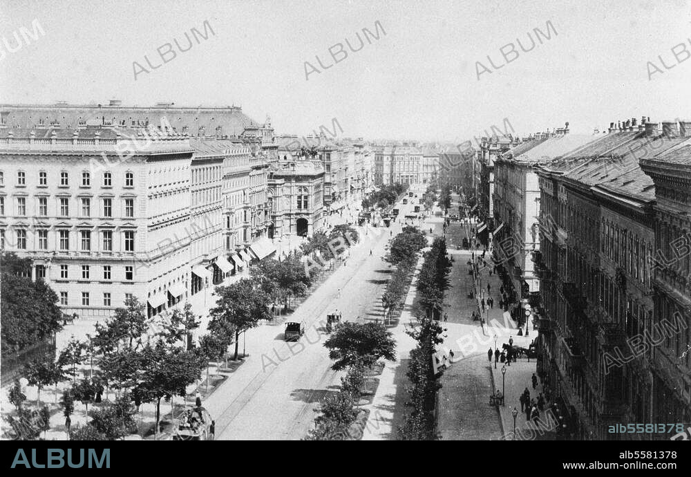 Vienna, Opera Ring (Ringstraße). Street scene with court opera house (today called the Staatsoper). Photograph, c. 1890 (A.Wimmer).