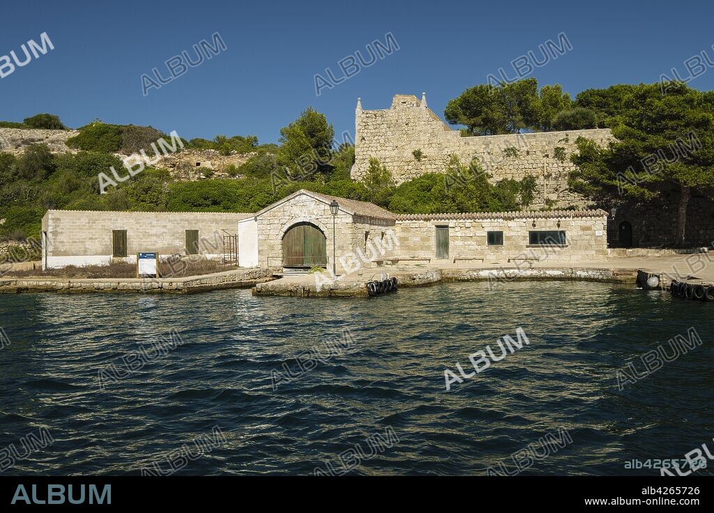 isla del Lazareto, Illa del Llatzeret, interior del puerto de Mahón, Menorca, balearic islands, Spain.