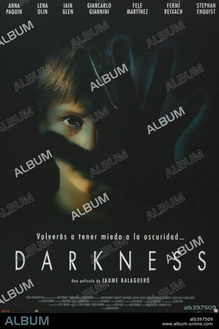 Poster de DARKNESS, 2002, dirigida por JAUME BALAGUERO. Copyright FANTASTIC FACTORY/DIMENSION FILMS.