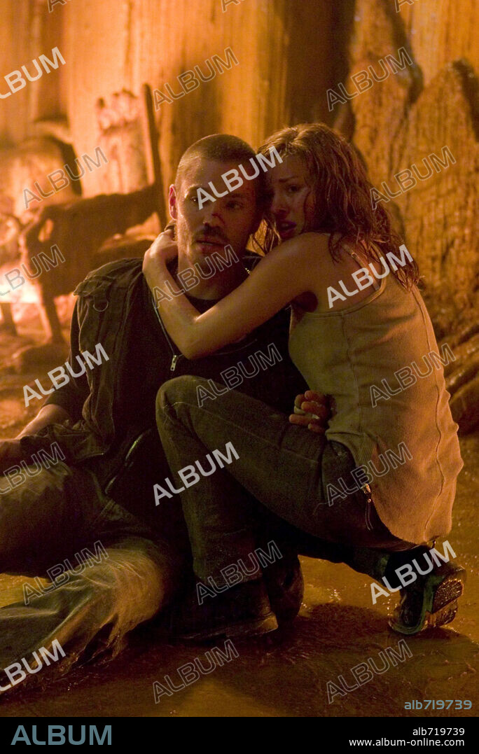 CHAD MICHAEL MURRAY y ELISHA CUTHBERT en LA CASA DE CERA, 2005 (HOUSE OF WAX), dirigida por JAUME COLLET-SERRA. Copyright WARNER BROS. / VALITUTTI, VINCE.