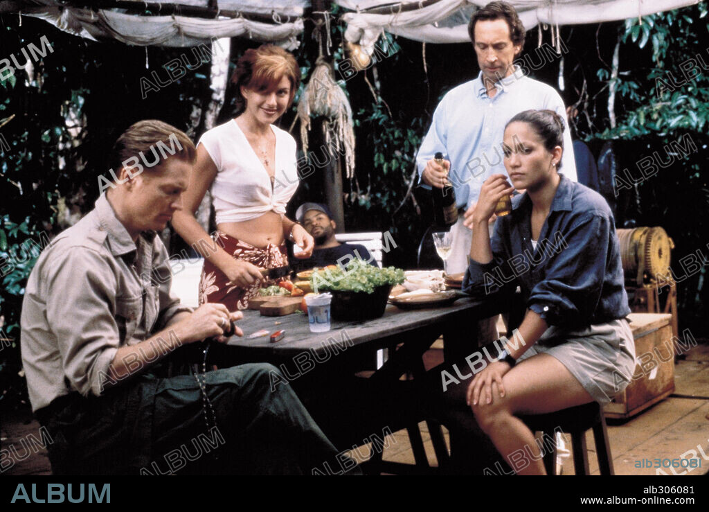 ICE CUBE, JENNIFER LOPEZ y JONATHAN HYDE en ANACONDA, 1997, dirigida por LUIS LLOSA. Copyright COLUMBIA TRI STAR / REDIN, VAN.