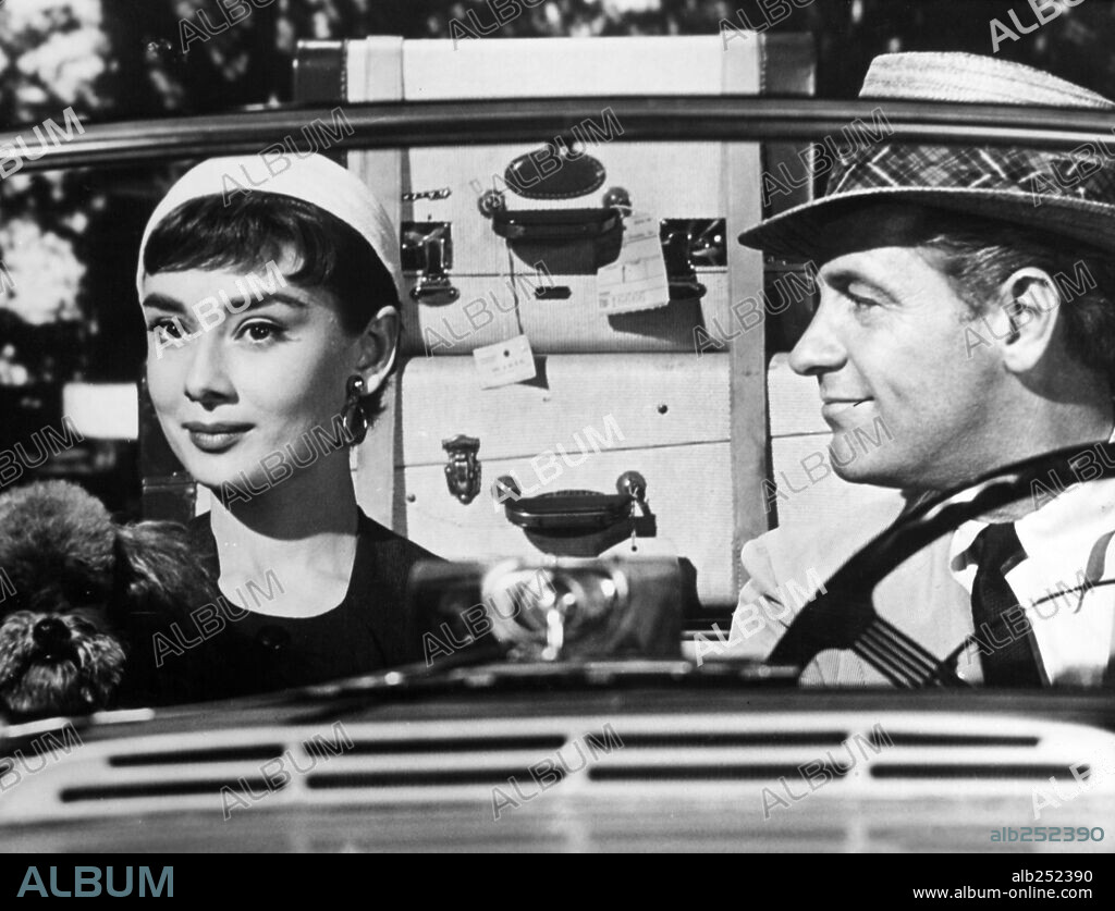 AUDREY HEPBURN y WILLIAM HOLDEN en SABRINA, 1954, dirigida por BILLY WILDER. Copyright PARAMOUNT PICTURES.