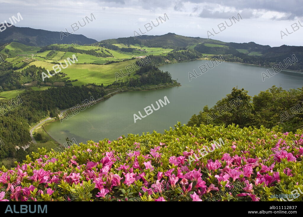 Lagoa das Furnas crater in Furnas, San Miguel, Azores, Portugal, Europe.