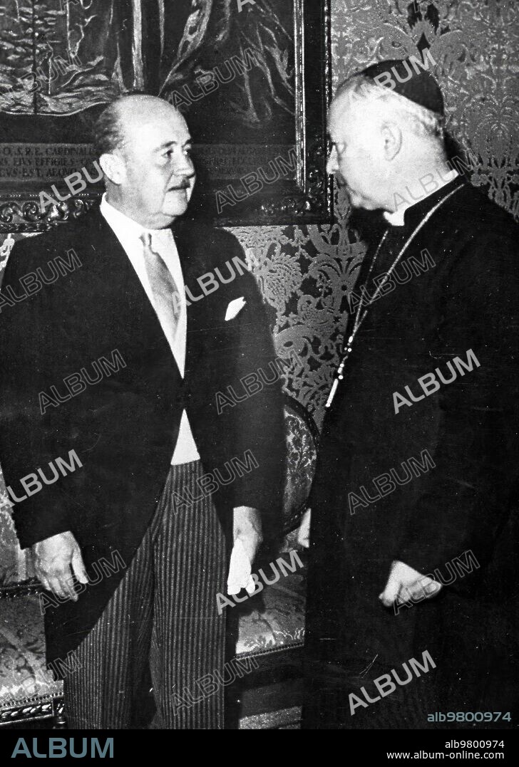 Octubre 1949. Lisboa. El embajador de España, D. Nicolás Franco, Agradece al cardenal patriarca de Lisboa, Dr. D. Manuel Gonçalvez Cerejeira, por Haberse Dignado apadrinar A su excelencia el generalísimo en la ceremonia de su investidura de Doctor "Honoris Causa" por la Universidad de Coimbra, ceremonia que se Celebrará durante la Próxima estancia del caudillo en Portugal.