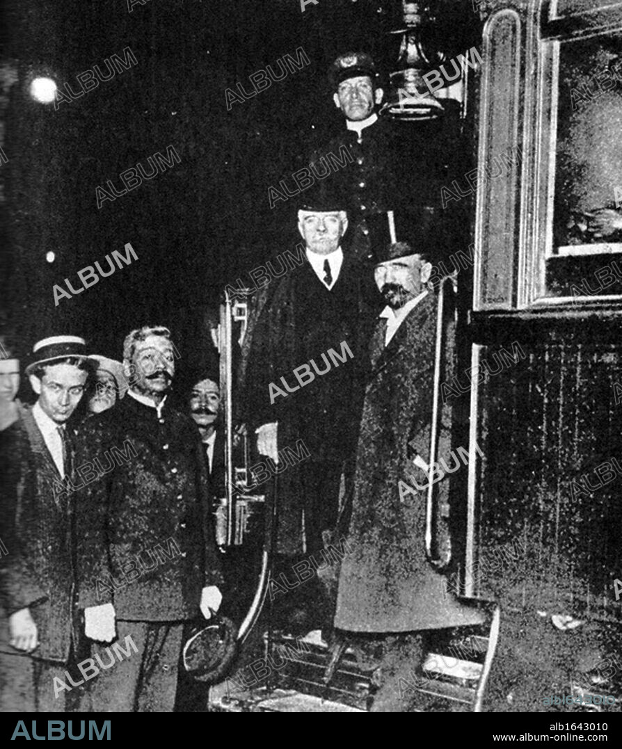 Francisco Ignacio Madero Gonzalez (1873-1913)  Madero, Mexican  writer, politician and revolutionary and a leader of the Mexican Revolution 1910-1913, President of Mexico 1911-1913, right, with Francisco Leon de la Barra y Quijano (1863-1939) Mexican diplomat and interim President 25 May to 5 November 1911.