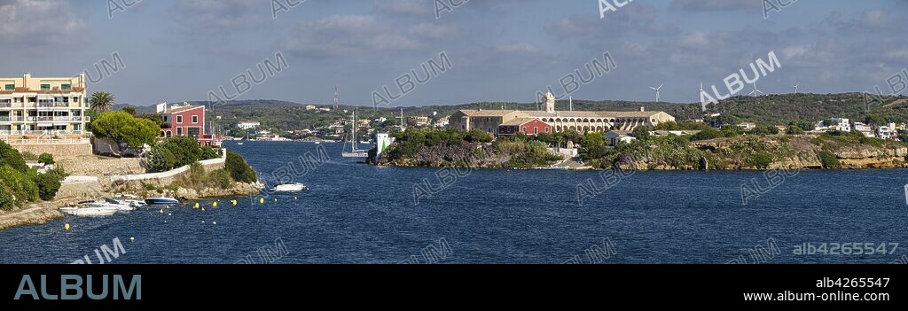 antiguo hospital militar, construido por los ingleses en el siglo XVIII, illa del Rei, puerto de Mahón, Menorca, balearic islands, Spain.