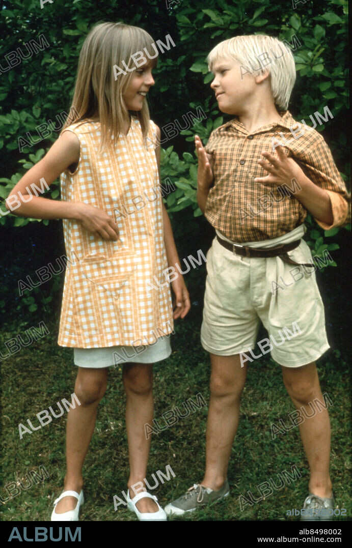 1972. DEN VITA STENEN TV-serie för barn och ungdomar efter Gunnel Lindes bok i regi av Göran Graffman. Hampus - Ulf Hasseltorp Fia - Julia Hede Sänt första gången 1973-10-06 Foto: Kenneth Thorén/SVT / Kod:5600 NAG063 färgdia Bildservice D 286 Publ i Dramat i tv-soffan s.86 och i Tusen svenska klassiker s.356 Bilden får endast användas i programpresenterande sammanhang. Fotografens namn, Sveriges Television samt programmets titel skall alltid anges. persons: ULF HASSELTORP;JULIA HEDE sites: SVERIGE PhotoDate:1972-??-??.