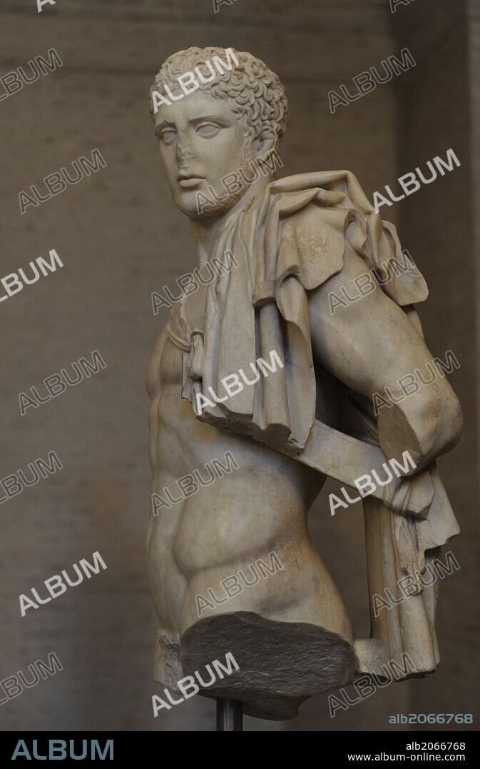 ARTE GRIEGO. EPOCA CLASICA. GRECIA. Escultura de Diomedes, héroe aqueo que participó en la Guerra de Troya. Escultura romana en mármol de un original griego, de alrededor del 430 A. C. Diomedes tenía en la mano izquierda la estatua de culto de Atenea como diosa protectora de Troya que había robado junto con Odiseo. Glyptothek. Munich. Alemania. Europa.