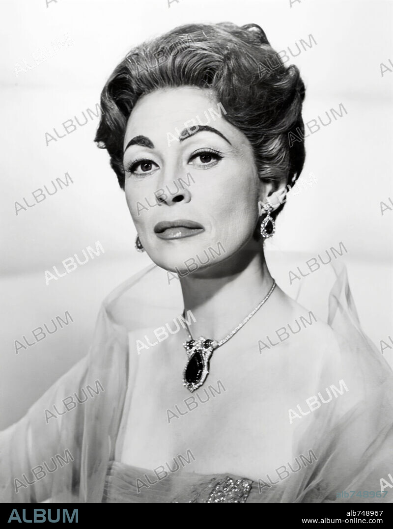 FAYE DUNAWAY in MOMMIE DEAREST, 1981, directed by FRANK PERRY. Copyright PARAMOUNT PICTURES.