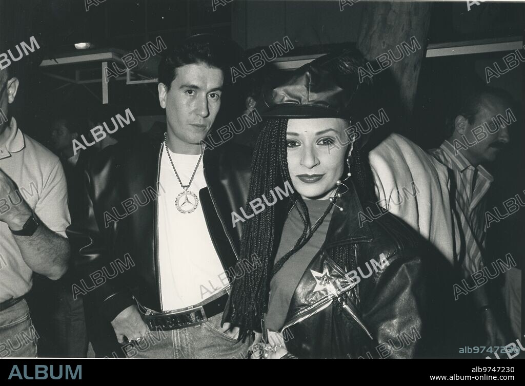 Madrid, 14/09/1988. Alaska y su manager, Pito, en el quinto aniversario de la discoteca Oh¡ Madrid.