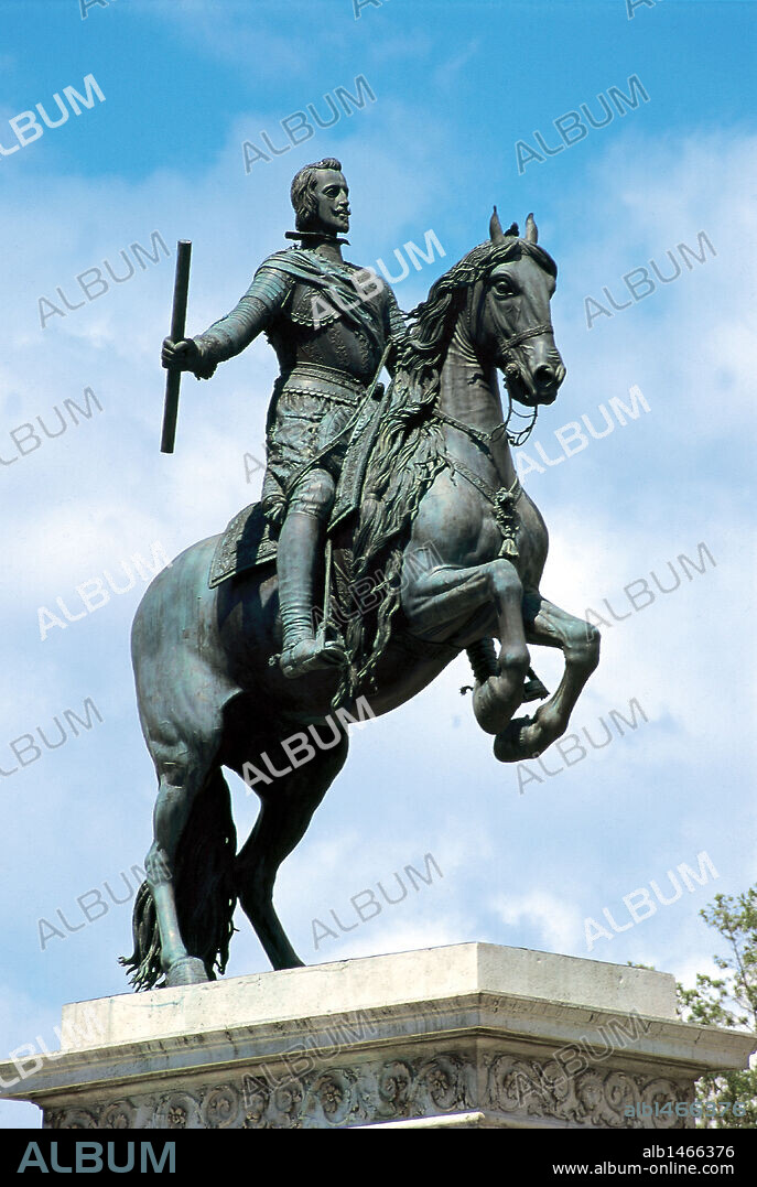 Philip IV of Spain (1605-1665). King of Spain and Portugal.  Monument of Philip IV. Equestrian statue by the Italian sculptor Pietro Tacca (1577-1640). Oriente Square. Madrid. Spain.