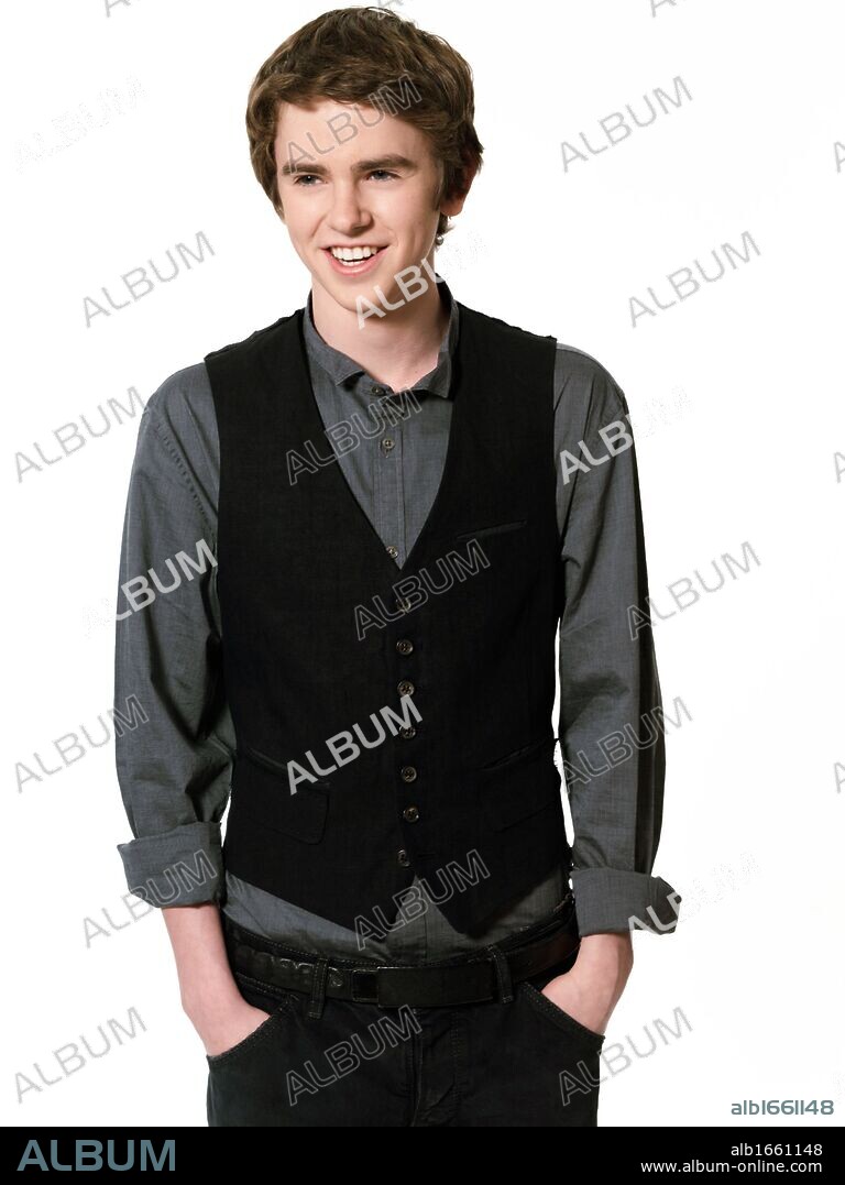FREDDIE HIGHMORE dans THE ART OF GETTING BY, 2011. Copyright ATLANTIC PICTURES.