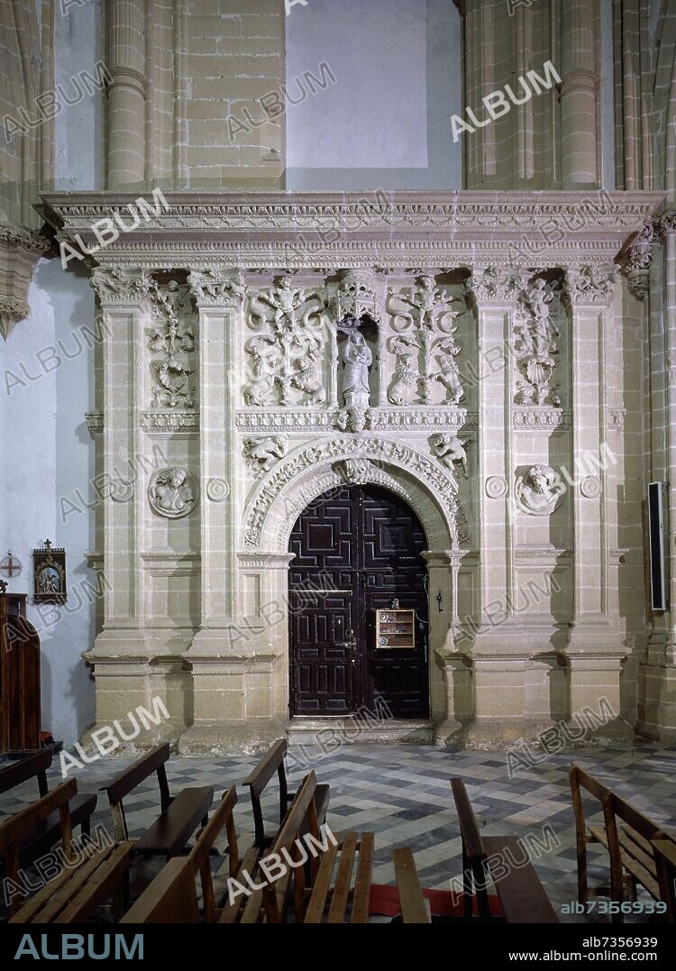 PORTADA DEL CLAUSTRO - SIGLO XVI - ESTILO PLATERESCO.